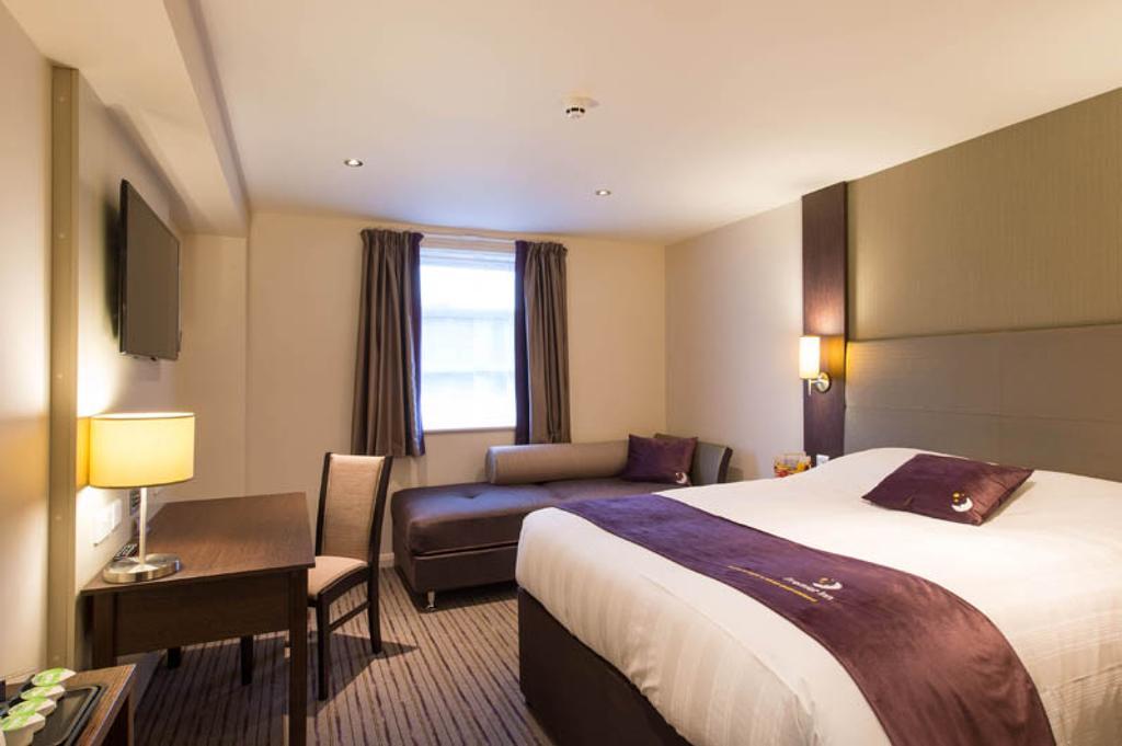 Premier Inn Uttoxeter Zewnętrze zdjęcie